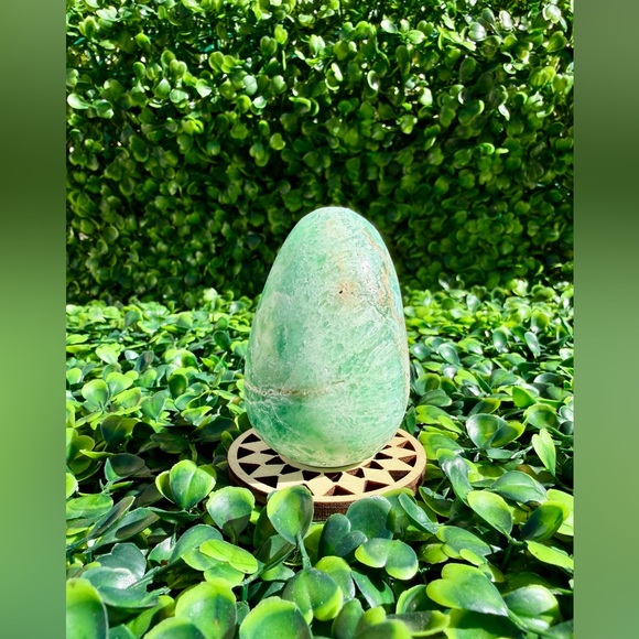 Blue Caribbean Calcite Egg - Picture 2 of 7